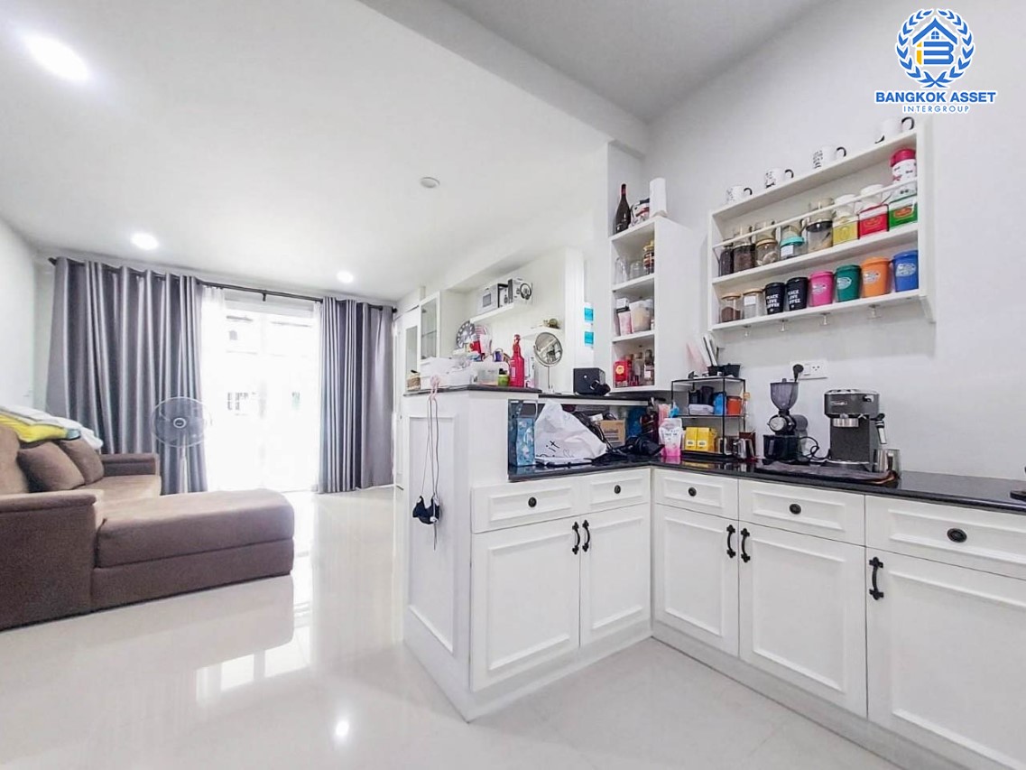 *****ทาวน์เฮ้าส์มือสองนนทบุรี ม.ดรีมดีลักซ์ ราชพฤกษ์-ปิ่นเกล้า เนื้อที่มากเกือบ 21 ตร.ว. ฟังก์ชัน 3 ห้องนอน 2 ห้องน้ำ 2 ที่จอดรถ บิวท์อินให้เรียบร้อย บนทำเลแห่งการเดินทาง ใกล้รถไฟฟ้าสายสีแดง "สถานีตลิ่งชัน" และทางด่วน "ศรีรัช-วงแหวนรอบนอก" จองเลย!